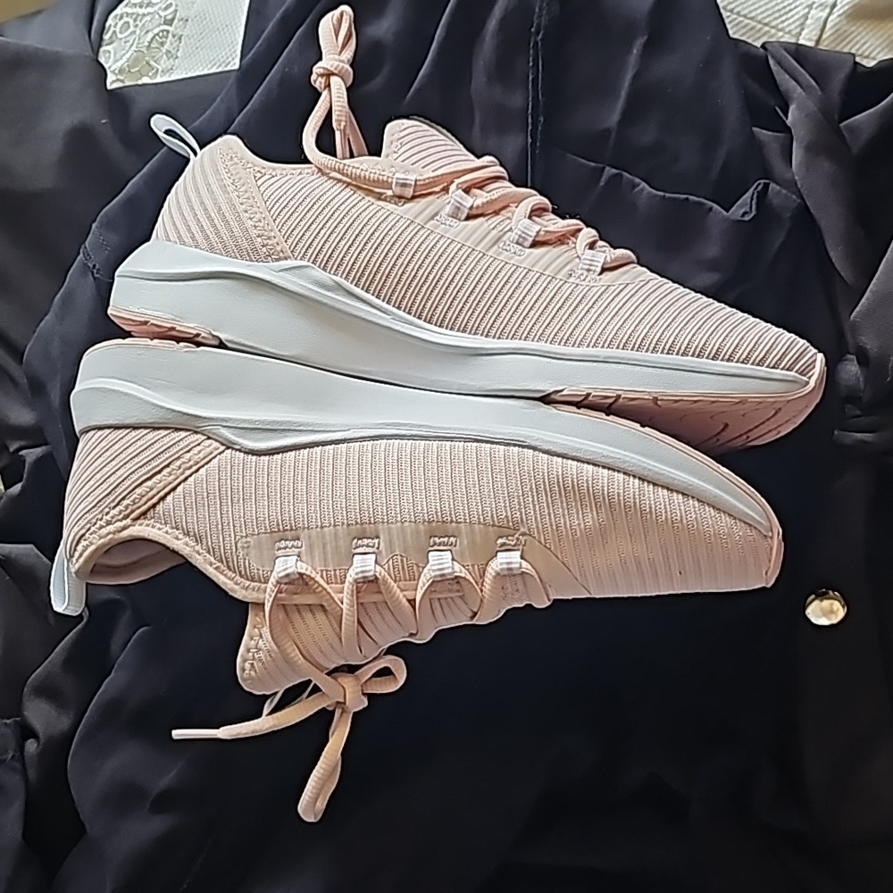 NWT Peach/ pink Puma
